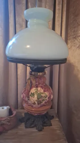Abajur Antigo Lampião em Porcelana com Cúpula de Opalina