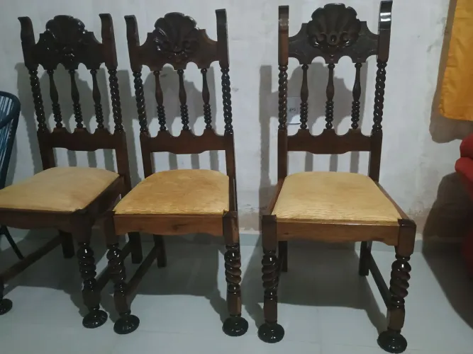 RARIDADE - 5 Cadeiras estilo Manuelino em Imbuía 