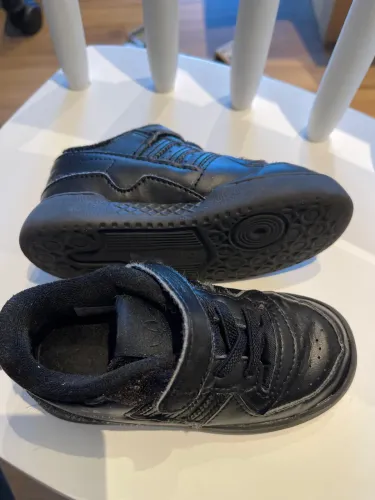 Tênis adidas 23 preto levíssimo