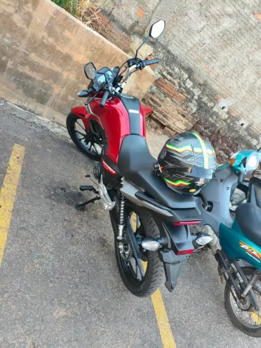 VENDO TITAN 160 BAIXO KM NOVA