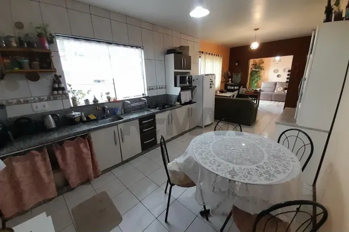 Apartamento Amplo com 3 Quartos Próximo ao Centro de Sombrio Aceita Financiamento e Imóve