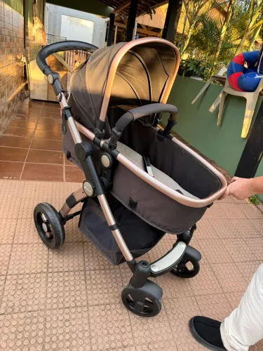 Carrinho de Bebê 3 em 1 - Completo, Muito Conservado