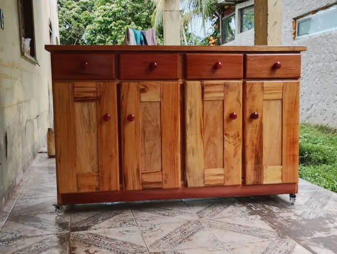 BALCÃO DE COZINHA DE 4 PORTAS + RODINHAS