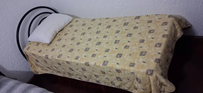 CAMA SOLTEIRO DE FERRO