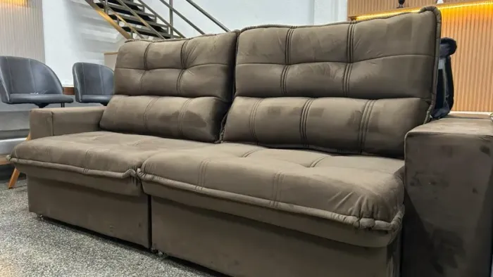 **? SOFÁ MODERNO EM OFERTA ?**  Sofá confortável, elegante e em excelente estado! Perf