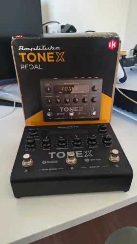 Pedal Tonex + Software tonex Max