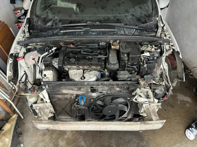 Peugeot 308 Allure 1.6 Flex 16V 5P Mec. 2013