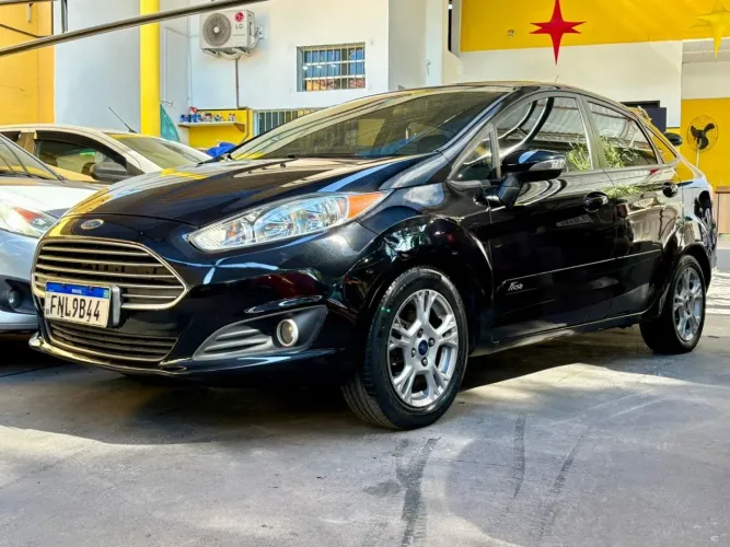 Ford Fiesta Sedan SE 1.6 16V Flex 4P 2014