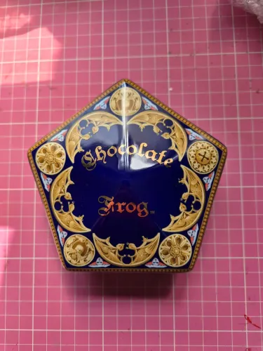 Caixa cerâmica sapo de chocolate Harry Potter