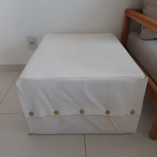 Pufe Ortobom (vira um colchão solteiro, modelo "Vira-cama" da Ortobom)
