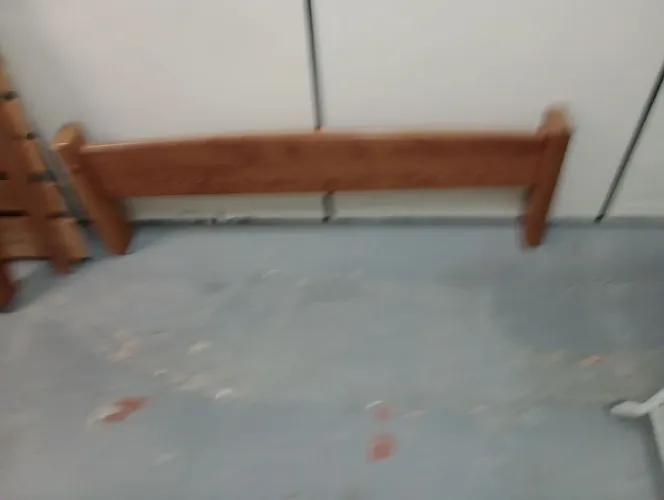 Cama de casal de madeira Angelin