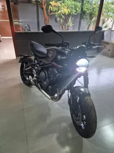 Triumph Trident 660