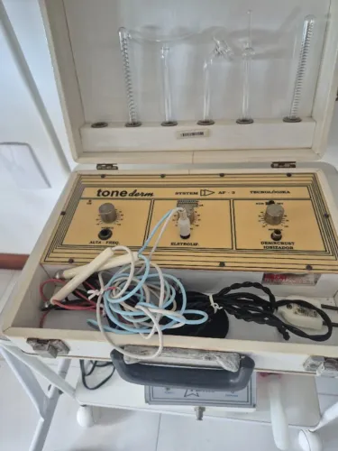 Equipamento multifuncional de estética - Tone Derm