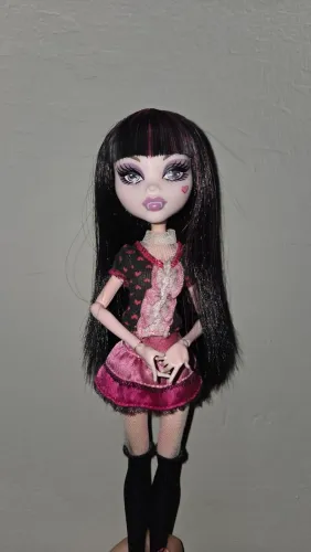 Draculaura Killer style passeio no shopping monster high