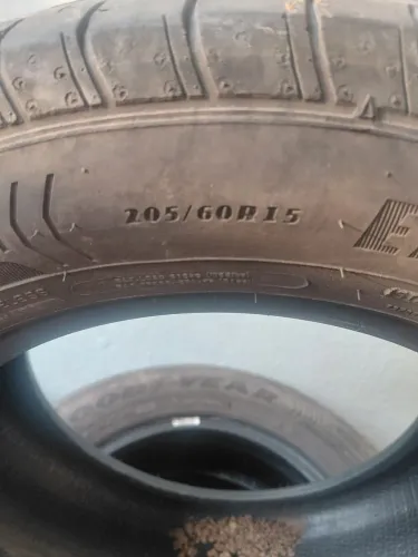 Pneu 205/60R15