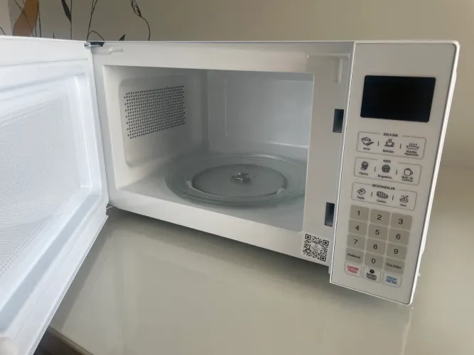 Micro-ondas Mondial MO-01-21-W com Função Tira Odor e Manter Aquecido Branco - 21L
