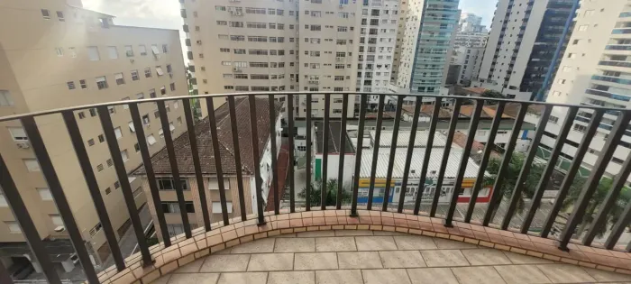 Apartamento à venda com vista lateral mar na Ponta da Praia em Santos