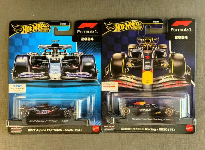 2 Hot Wheels Premium Formula 1