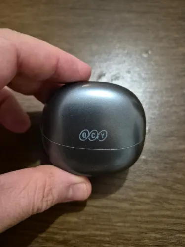 Fone QCY Melo Buds Pro, faltando um fone excelente estado