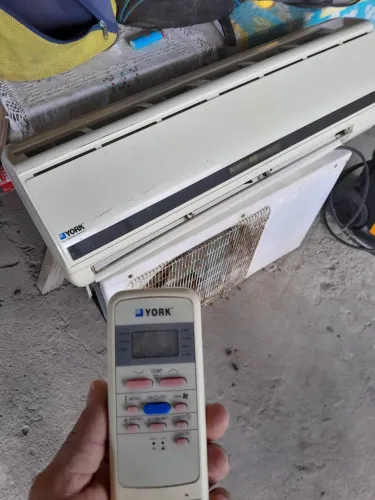 Ar-condicionado York 12 mil btus funcionando perfeitamente