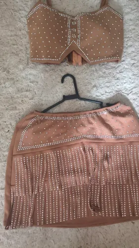 Conjunto cropped e saia feminino