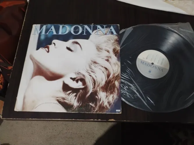 LP Madonna True Blue