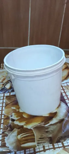 Baldes plástico vazios 5litros 