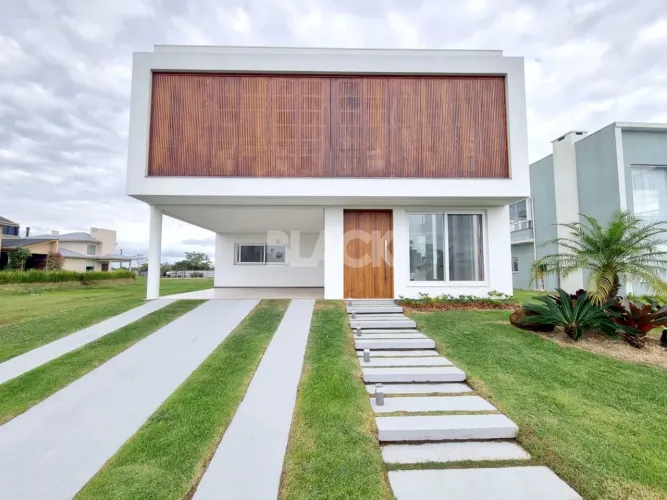 Casa em condomínio no Passo de Torres SC