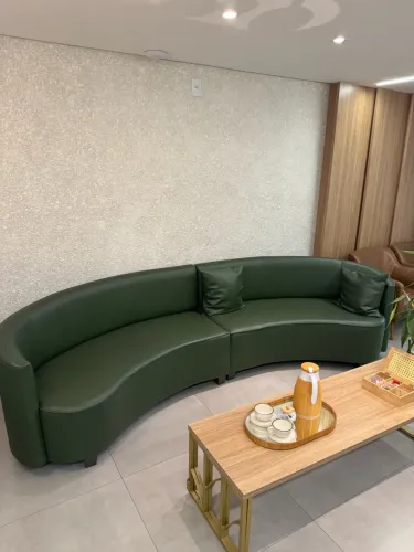 Sofá formato Orgânico Verde