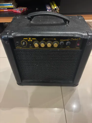 Amplificador Cubo para Guitarra Meteoro Atomic Drive 20W (Perfeito estado!)