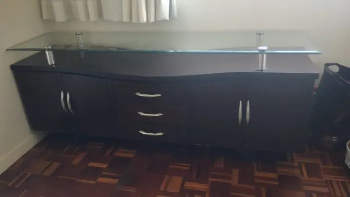 Rack Buffet com Tampo de Vidro 