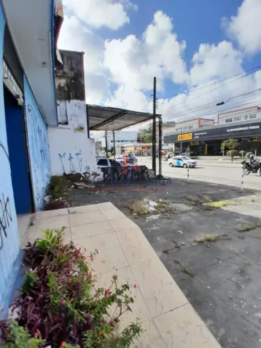 PONTO COMERCIAL NA AVENIDA NORTE