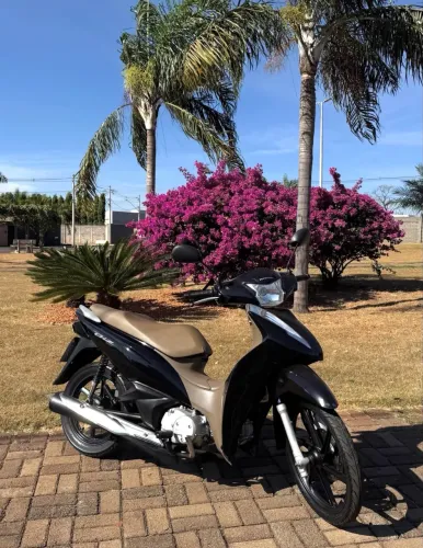 Biz 125 EX, emplacada e pronta pra transferência