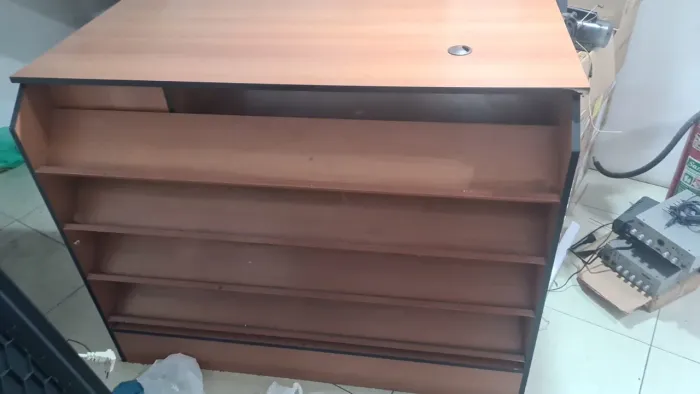 Balcão loja Altura 0.95 Largura 0.64 Comprimento 1.25