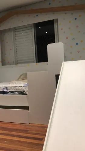 Cama infantil com escorregador