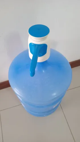 Garrafão 20L + Bomba Manual - Pronto pra Uso