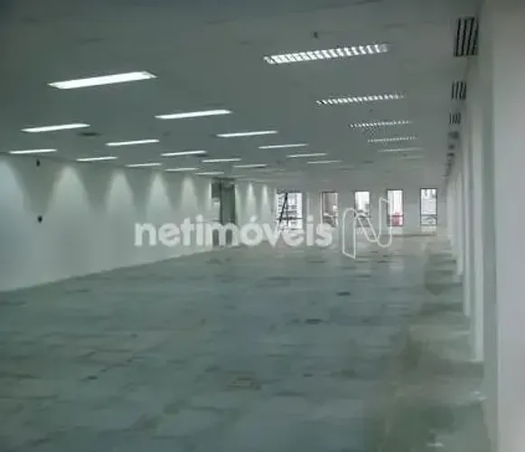 Aluga se Conjunto Comercial no Itaim com 536.60m2