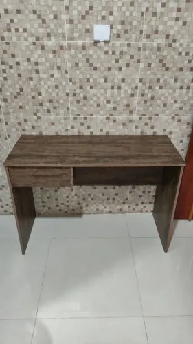 Mesa de escritório com gaveta 1,80x77