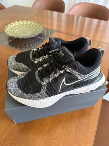 Nike React 44
