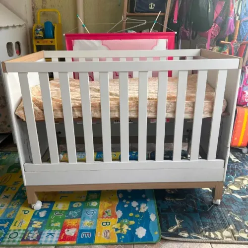 Berço modelo Americano que vira mini cama, Branco com colchao incluso, usados bom estado