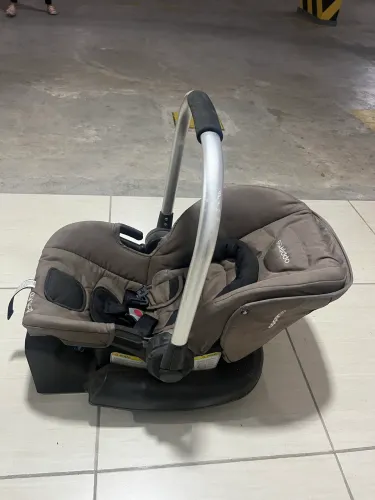 Conjunto carrinho e bebê conforto Kiddo