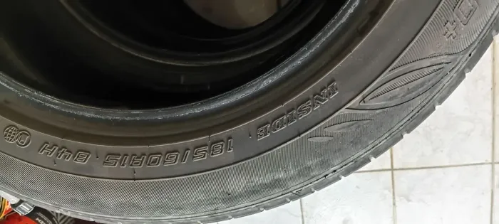 Vendo Jogo de 4 Pneus Aro 15 ? Medida 185/60 R15