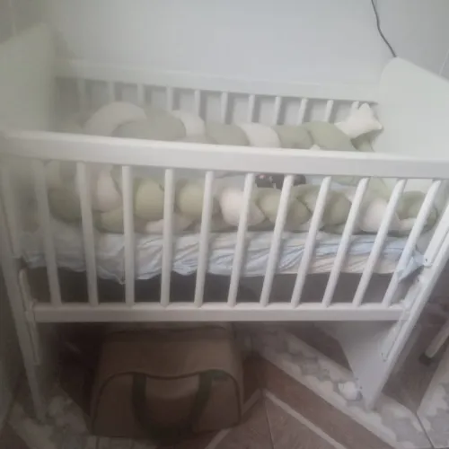 Mini-berço semi-novo pra sai logo!