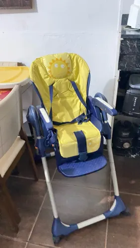 Vendo cadeira de alimentação