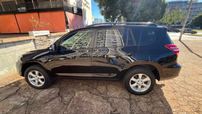 Toyota RAV4 2.4 4X2 16V 170cv Aut. 2011
