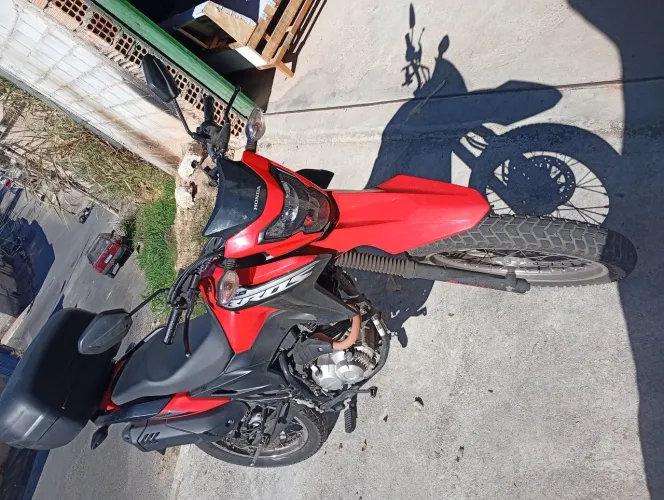 Vendo ou troco Honda Bros 2025 único dono