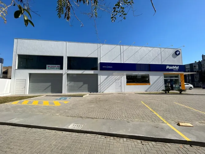 SALA COMERCIAL COM ÁREA PRIVATIVA DE 309,18 mª