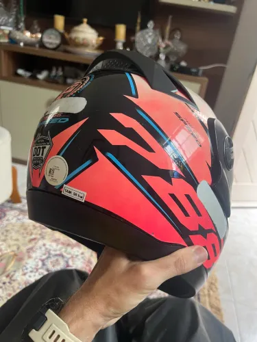 Capacete tamanho 58 