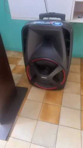 Caixa de som mundial 550 w rms