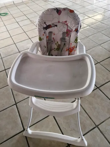 Cadeirinha de alimentação burigoto